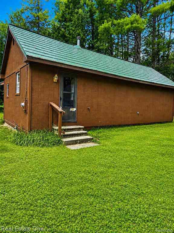 Homes For Sale - 11557 Sullivan Creek Trail <br/> Chippewa County, Brimley, MI 49715