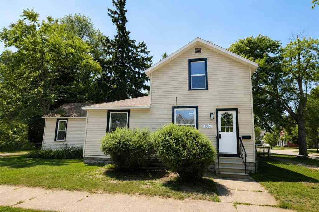 Homes For Sale - 1203 4th Street <br/> Muskegon, MI 49441