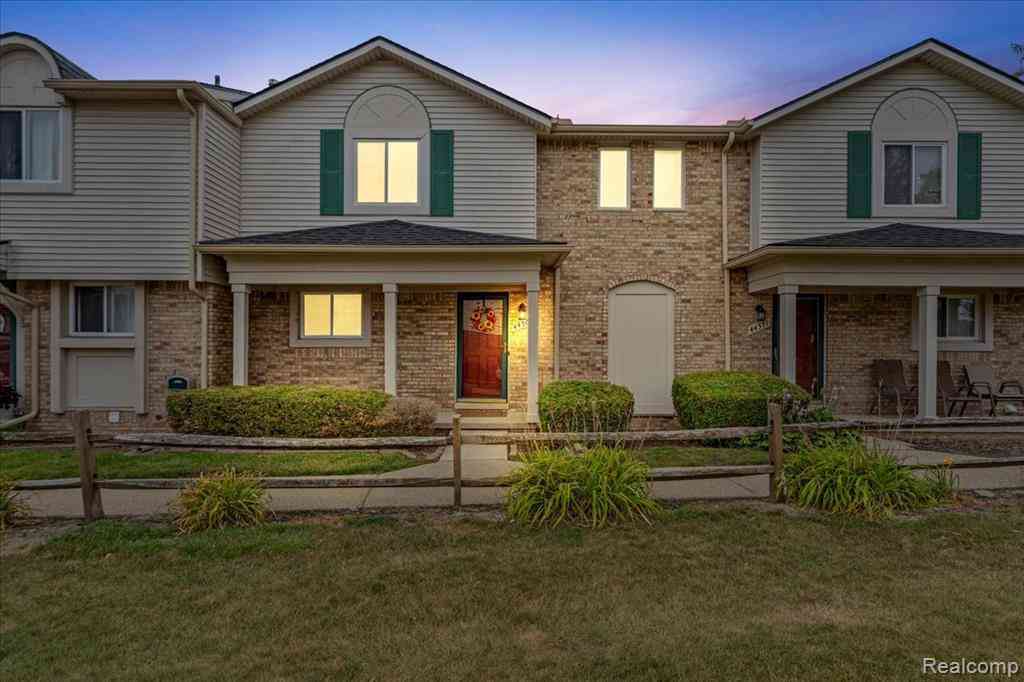 Condo For Sale - 44567 Savery Drive <br/> Canton, MI 48187