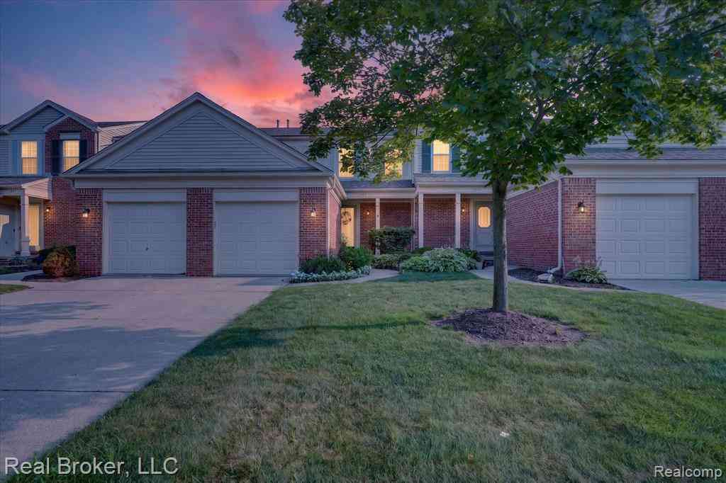 Condo For Sale - 1675 Christopher Drive <br/> Canton, MI 48188