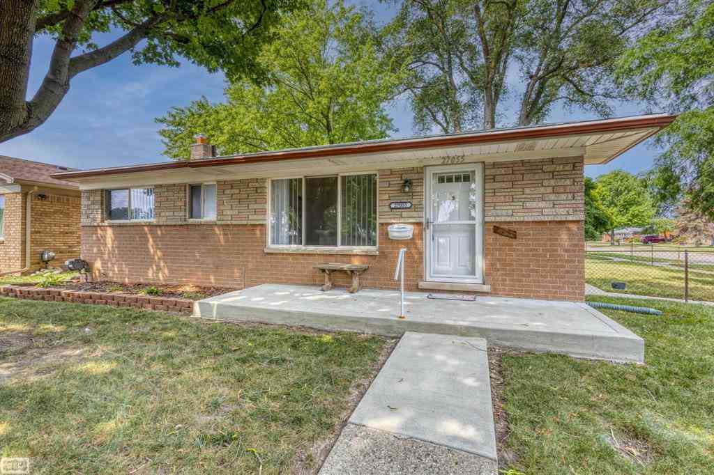 Homes For Sale - 27055 Merideth Street <br/> Warren, MI 48092