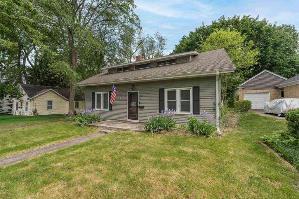 Homes For Sale - 205 Parchmount Avenue <br/> Kalamazoo County, Parchment, MI 49004