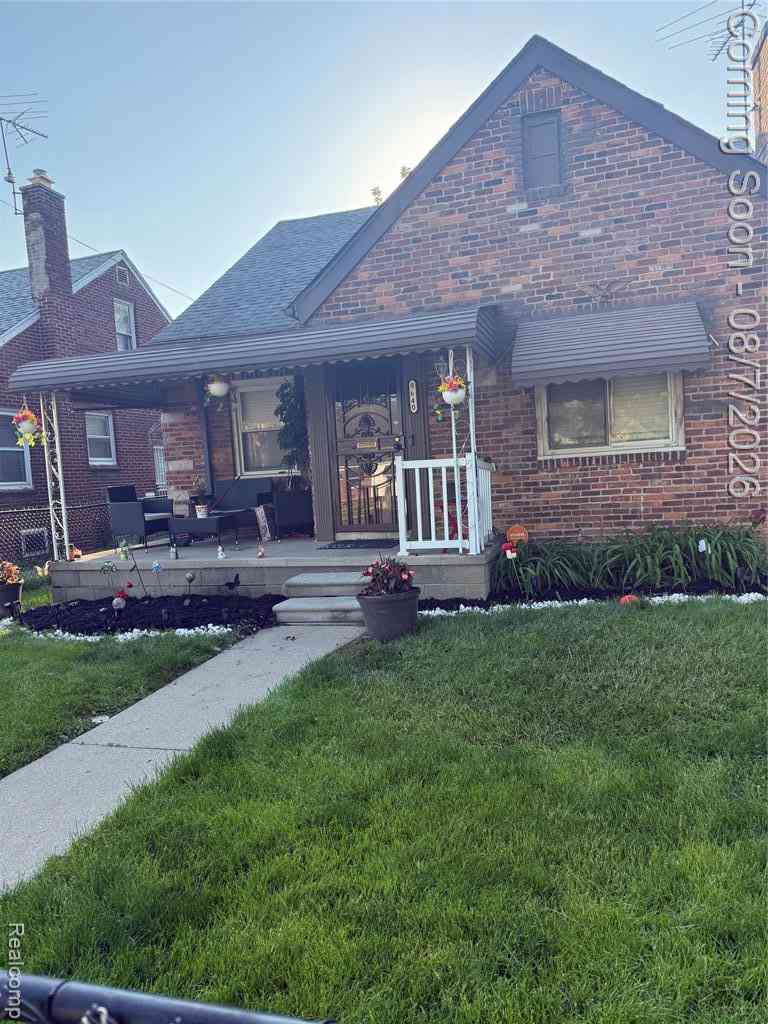 Homes For Sale - 8640 Warwick Street <br/> Detroit, MI 48228