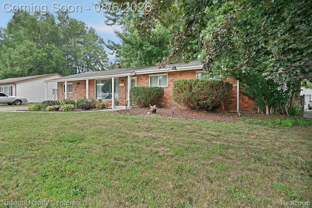 Homes For Sale - 8345 21 Mile Road <br/> Utica, MI 48317