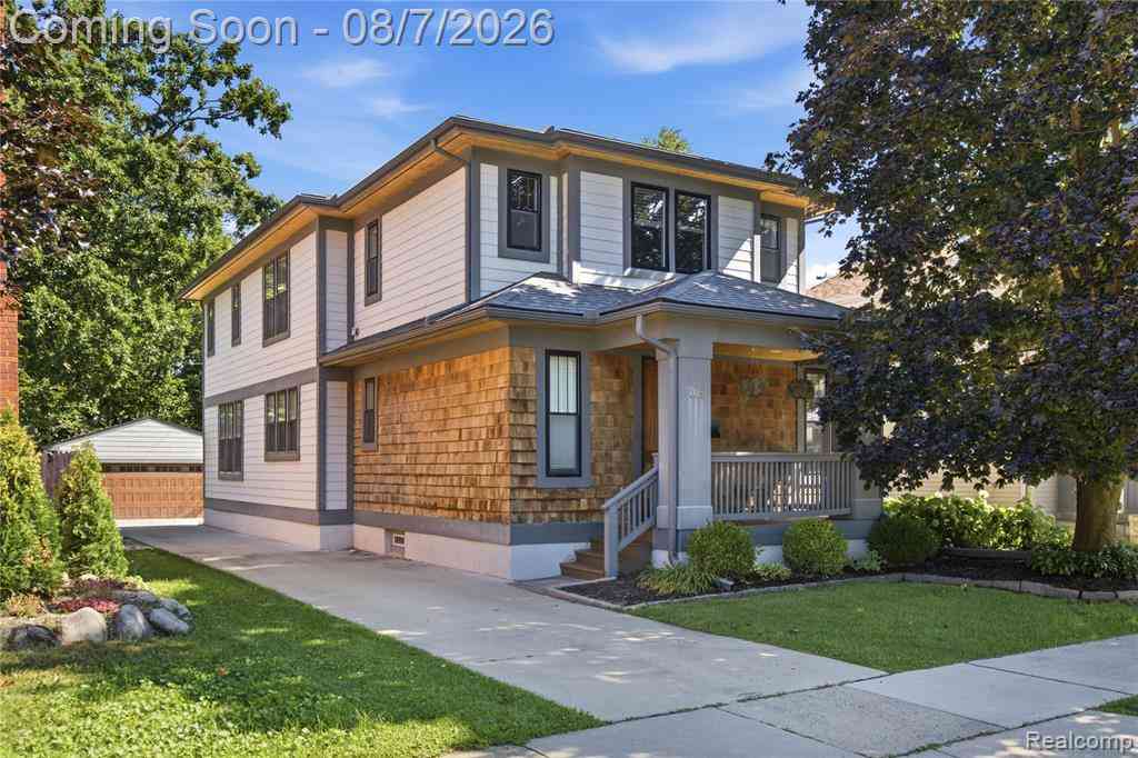 Homes For Sale - 705 E Farnum Avenue <br/> Royal Oak, MI 48067