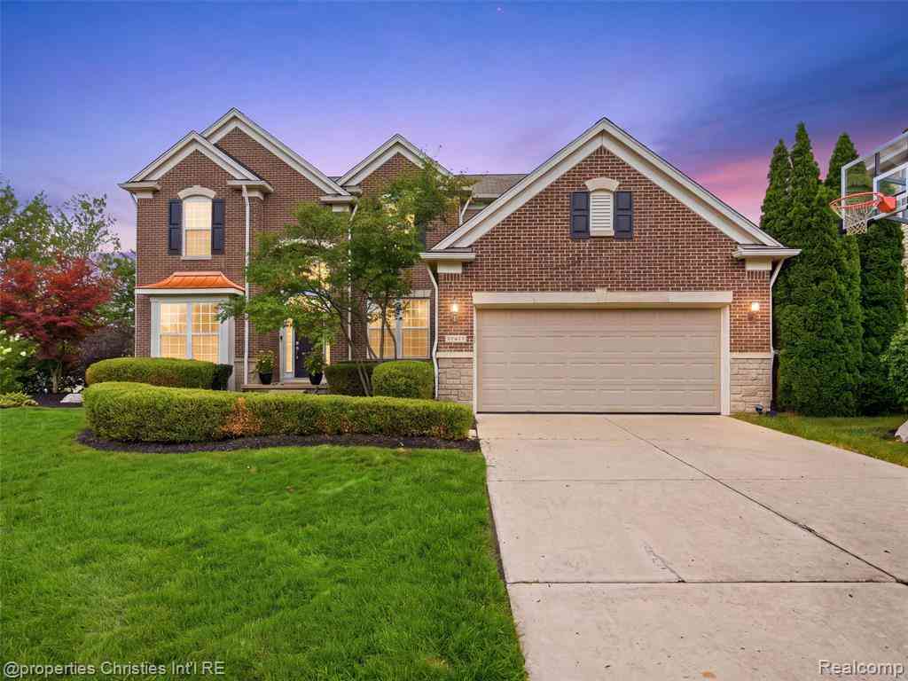 Homes For Sale - 24307 Padstone Dr  <br/> South Lyon, MI 48178