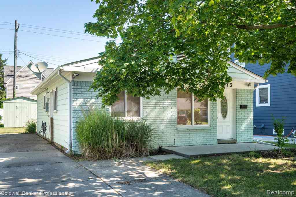Homes For Rent - 973 E 14 Mile Road <br/> Birmingham, MI 48009