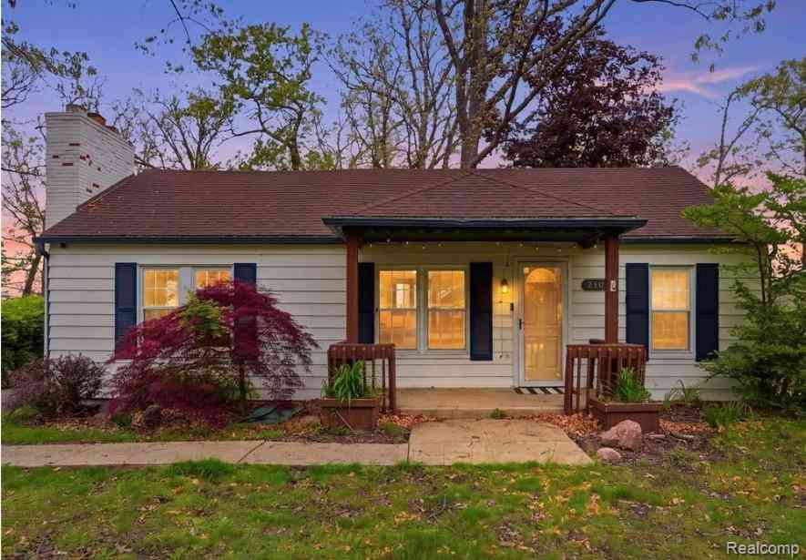 Homes For Rent - 2101 Knollwood Street <br/> Auburn Hills, MI 48326