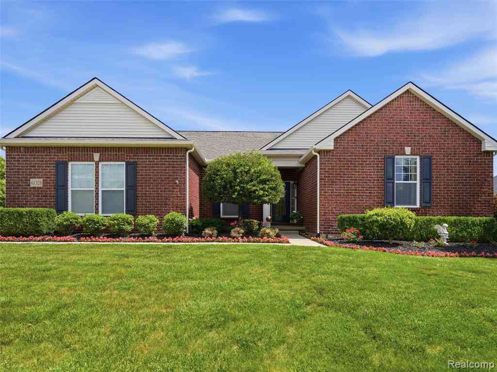 Homes For Sale - 61328 Saddlecreek Drive <br/> South Lyon, MI 48178