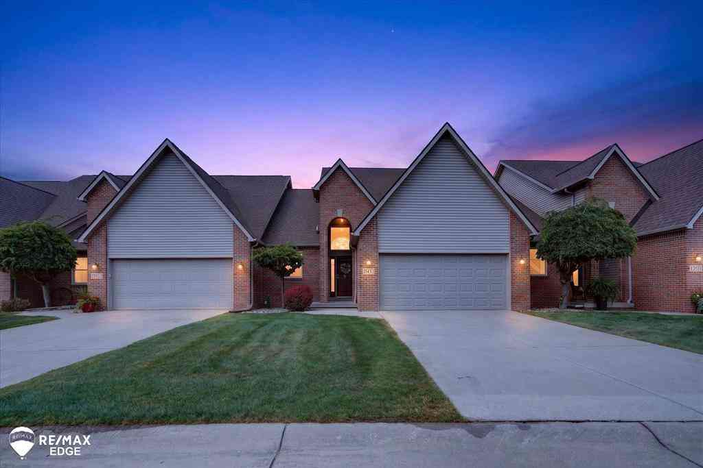 Condo For Sale - 2035 Golfcrest Drive <br/> Davison, MI 48423