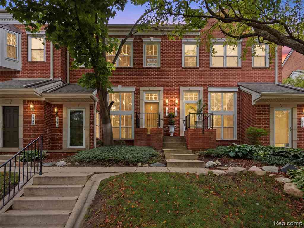 Condo For Sale - 1330 S Main Street <br/> Oakland County, Royal Oak, MI 48067