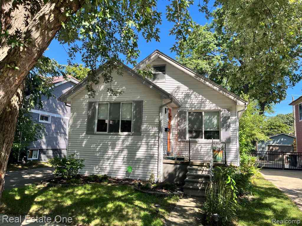 Homes For Rent - 371 E Oakridge Street <br/> Ferndale, MI 48220