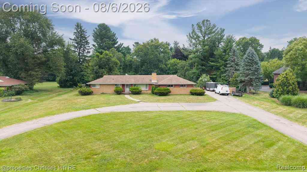 Homes For Sale - 1779 Orchard Lane <br/> Bloomfield Hills, MI 48301