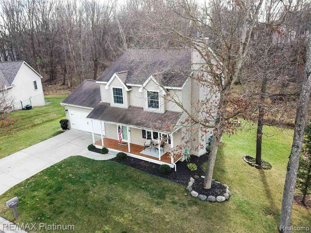 Homes For Rent - 2049 Laurel Oak Drive <br/> Howell, MI 48855