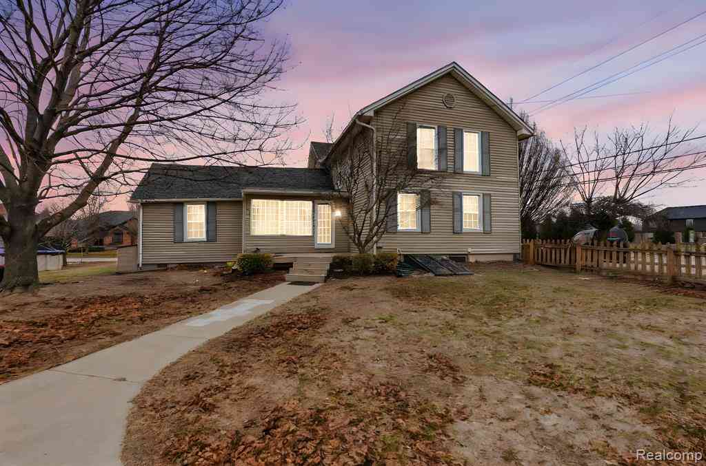 Homes For Sale - 49777 Card Road <br/> Macomb, MI 48044