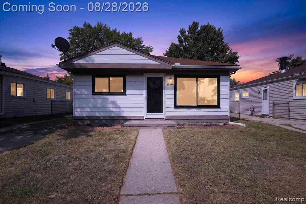 Homes For Sale - 20349 Floral Street <br/> Wayne County, Livonia, MI 48152