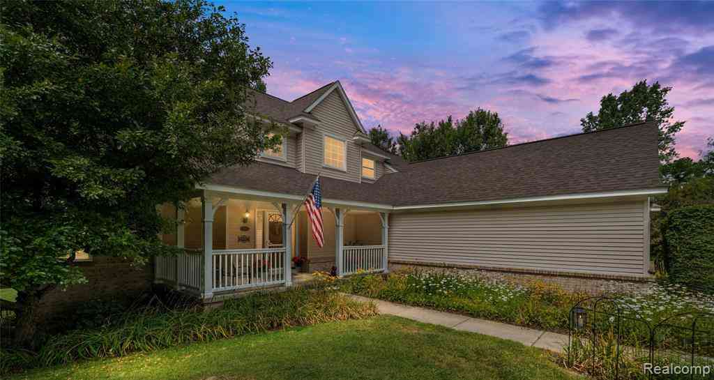 Homes For Sale - 130 Holly Hock Lane <br/> Ortonville, MI 48462