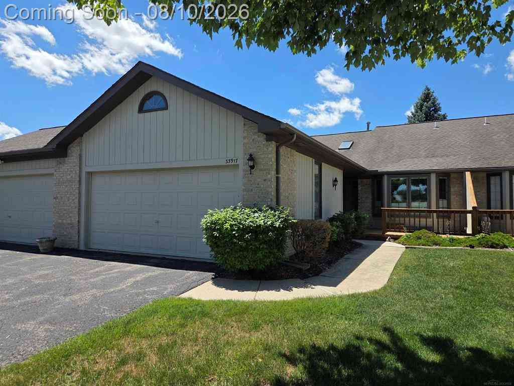 Condo For Sale - 33917 Lakewood Drive <br/> Sterling Heights, MI 48312