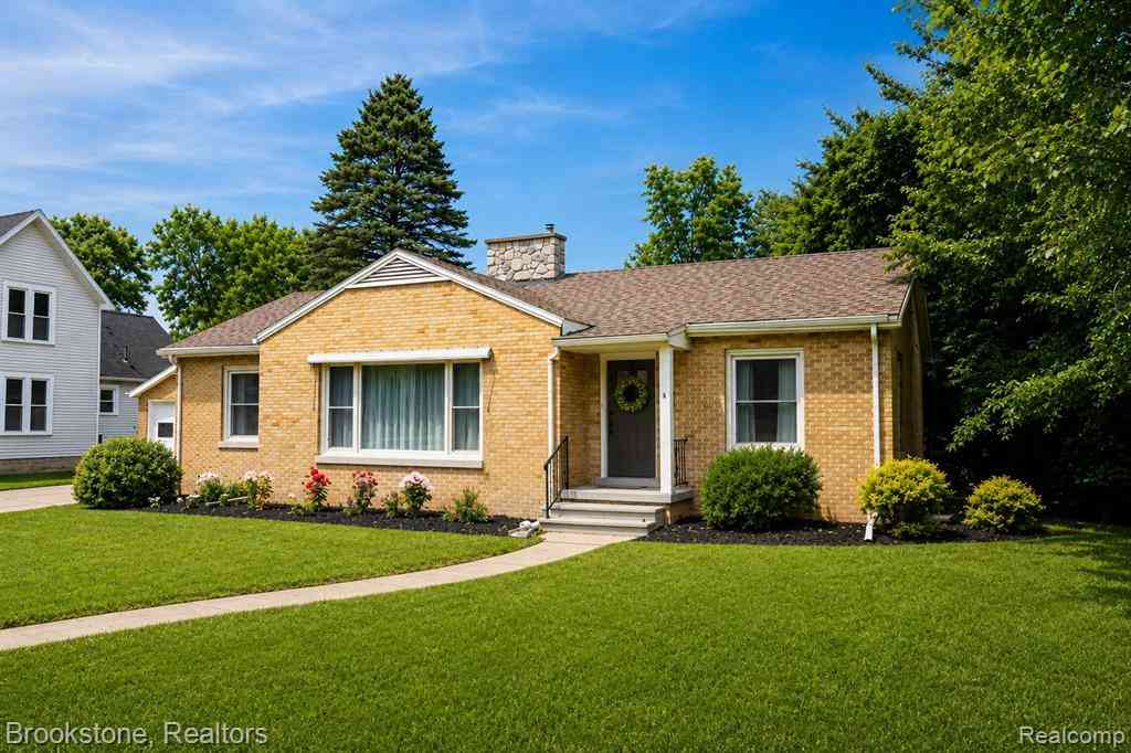 Homes For Sale - 620 W Huron Avenue <br/> Vassar, MI 48768