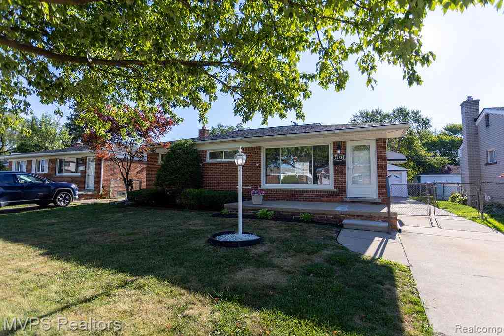 Homes For Sale - 24834 Petersburg Avenue <br/> Macomb County, Eastpointe, MI 48021