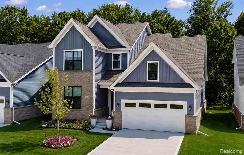 Homes For Sale - 7679 Larchwood Drive <br/> West Bloomfield, MI 48322