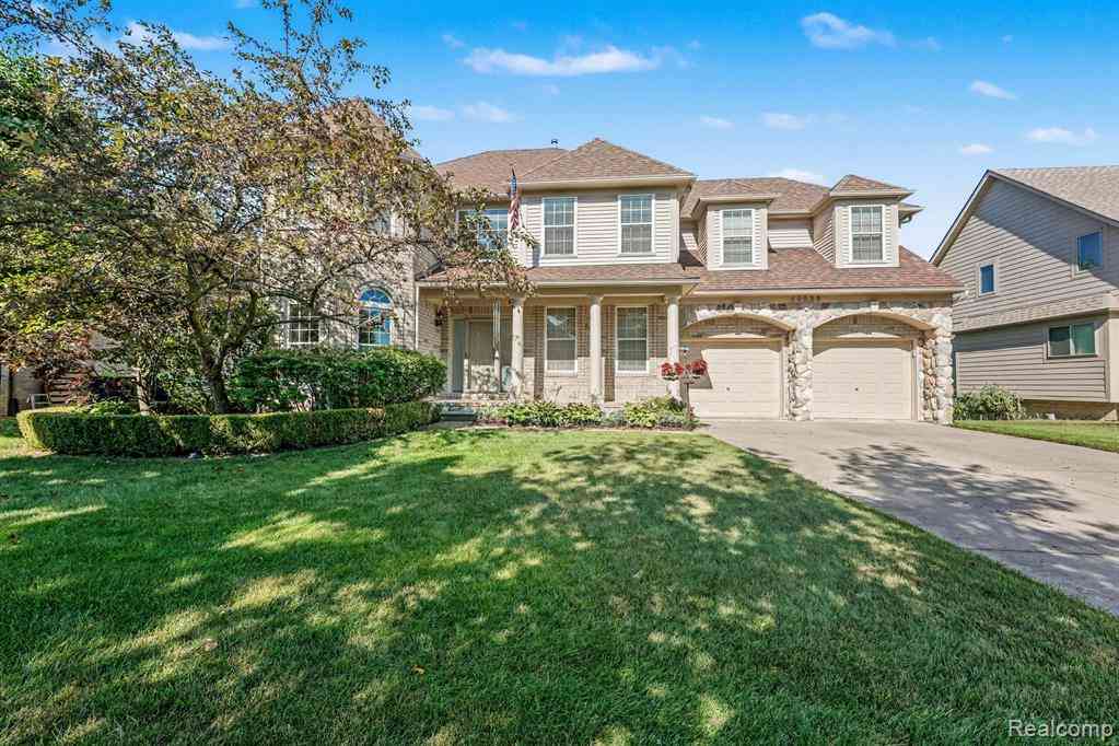 Homes For Sale - 49235 Yale Drive <br/> Macomb County, Macomb, MI 48044
