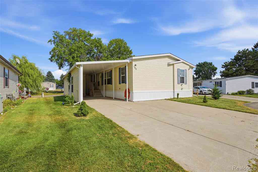 Homes For Sale - 150 Whippoorwill Lane <br/> Rochester, MI 48309