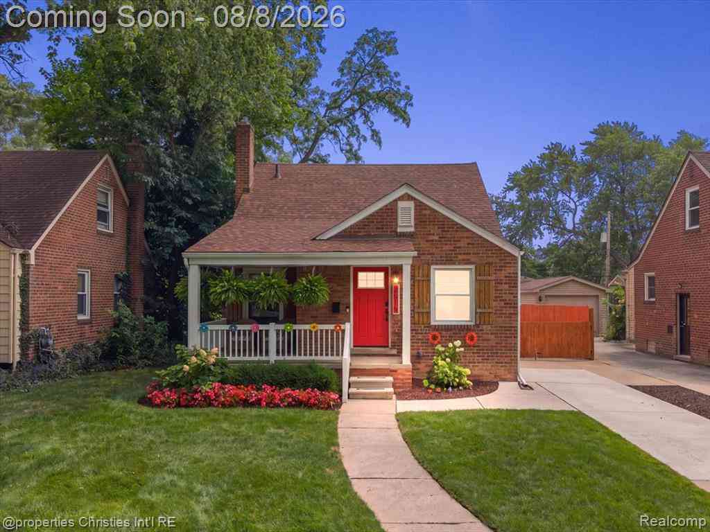 Homes For Sale - 2616 N Wilson Avenue <br/> Royal Oak, MI 48073