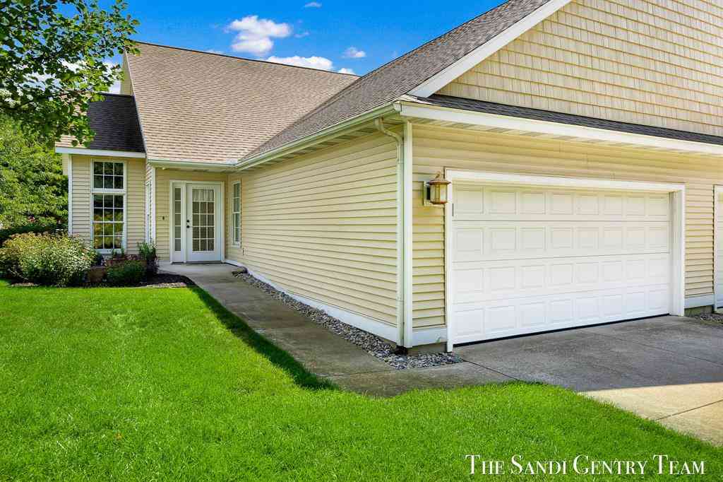 Condo For Sale - 17644 Dustin Drive  #16<br/> Spring Lake, MI 49456
