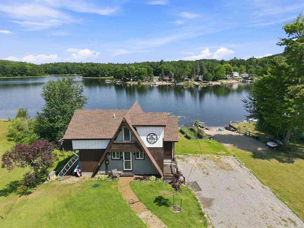 Homes For Sale - 9285 E 50 Road <br/> Cadillac, MI 49601