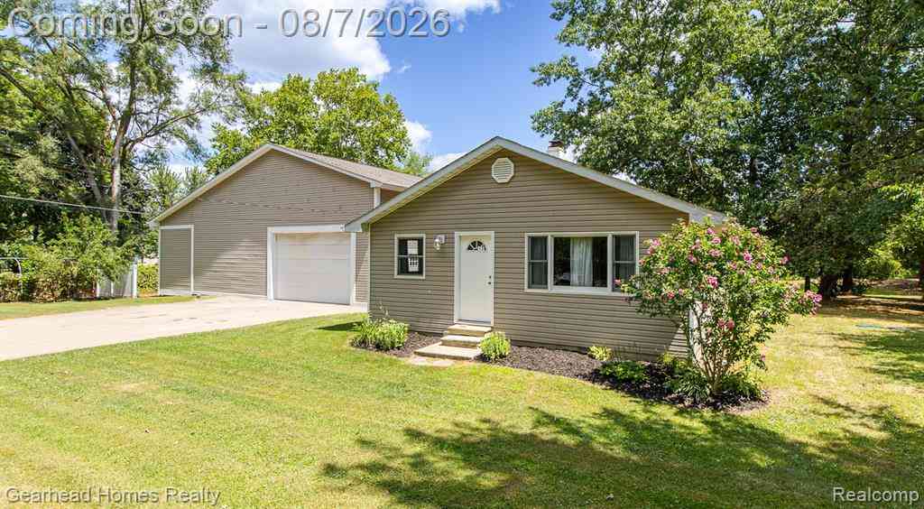 Homes For Sale - 2411 Dean Drive <br/> Oakland County, Highland, MI 48356