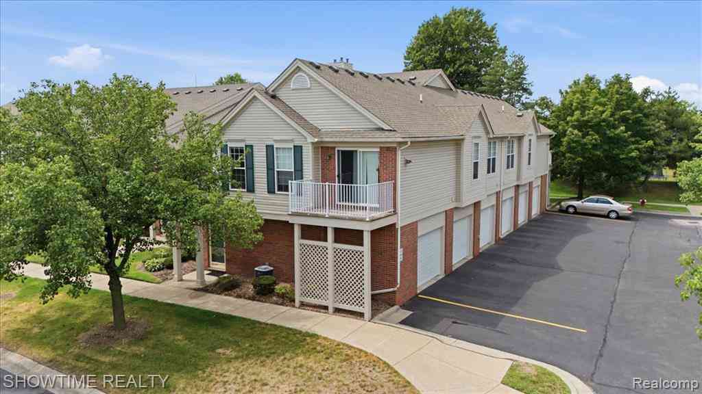 Condo For Sale - 44075 Elm Drive <br/> Sterling Heights, MI 48313
