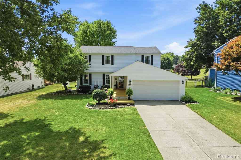 Homes For Sale - 3585 Loon Lake Road <br/> Wixom, MI 48393