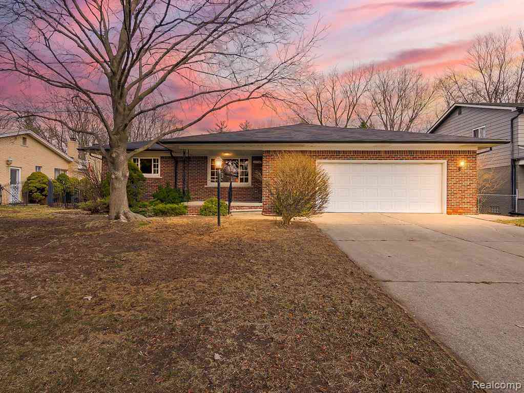 Homes For Sale - 25748 Curie Avenue <br/> Macomb County, Warren, MI 48091