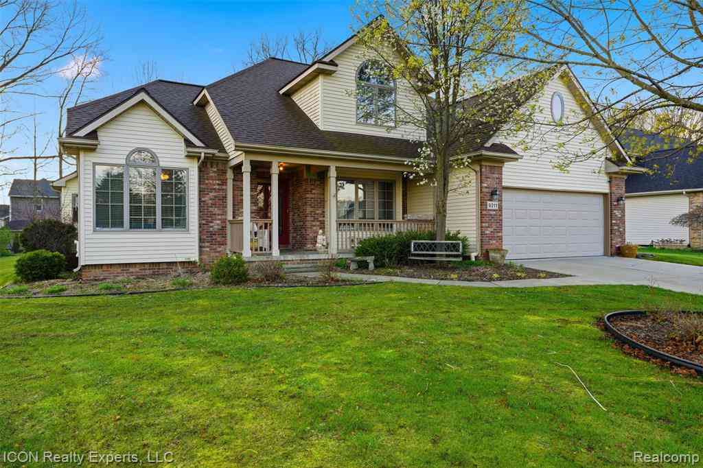 Homes For Sale - 9211 Meadow Ridge  <br/> Grand Blanc, MI 48439