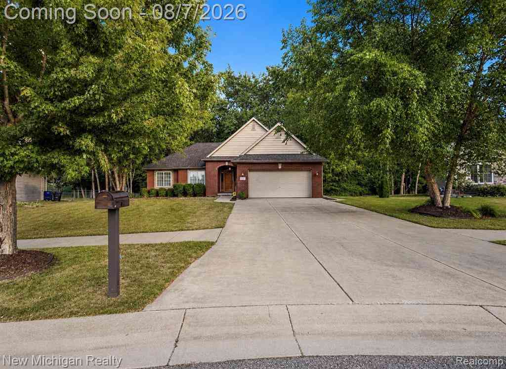 Homes For Sale - 8582 Devin Drive <br/> Genesee County, Davison, MI 48423