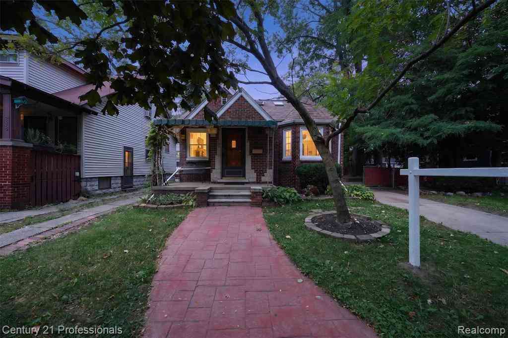Homes For Sale - 310 W Chesterfield Street <br/> Ferndale, MI 48220
