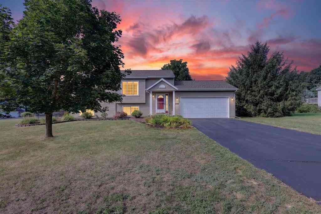 Condo For Sale - 2850 Bark Court  #17<br/> Cedar Springs, MI 49319