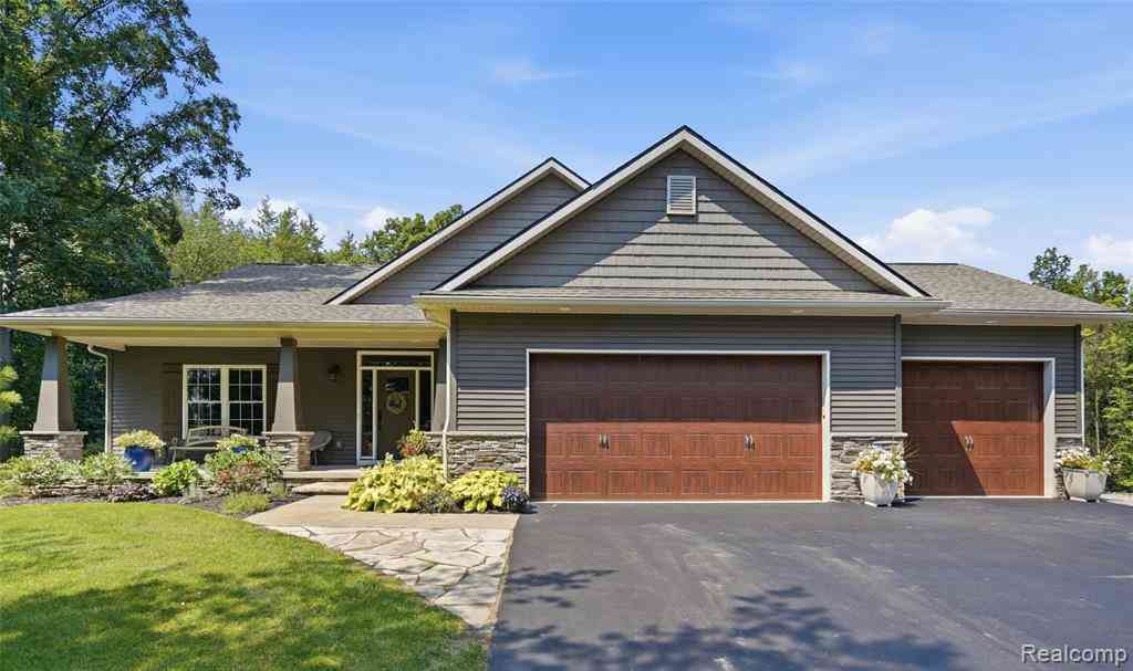 Homes For Sale - 2588 Cheltenham Knoll  <br/> Howell, MI 48843