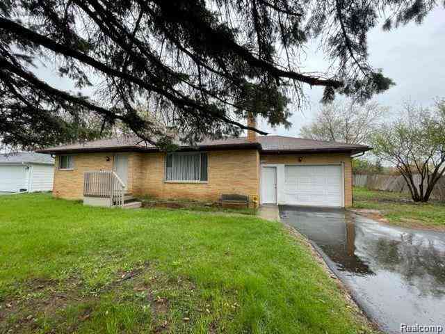 Homes For Rent - 5122 W Bristol Road <br/> Genesee County, Flint, MI 48507