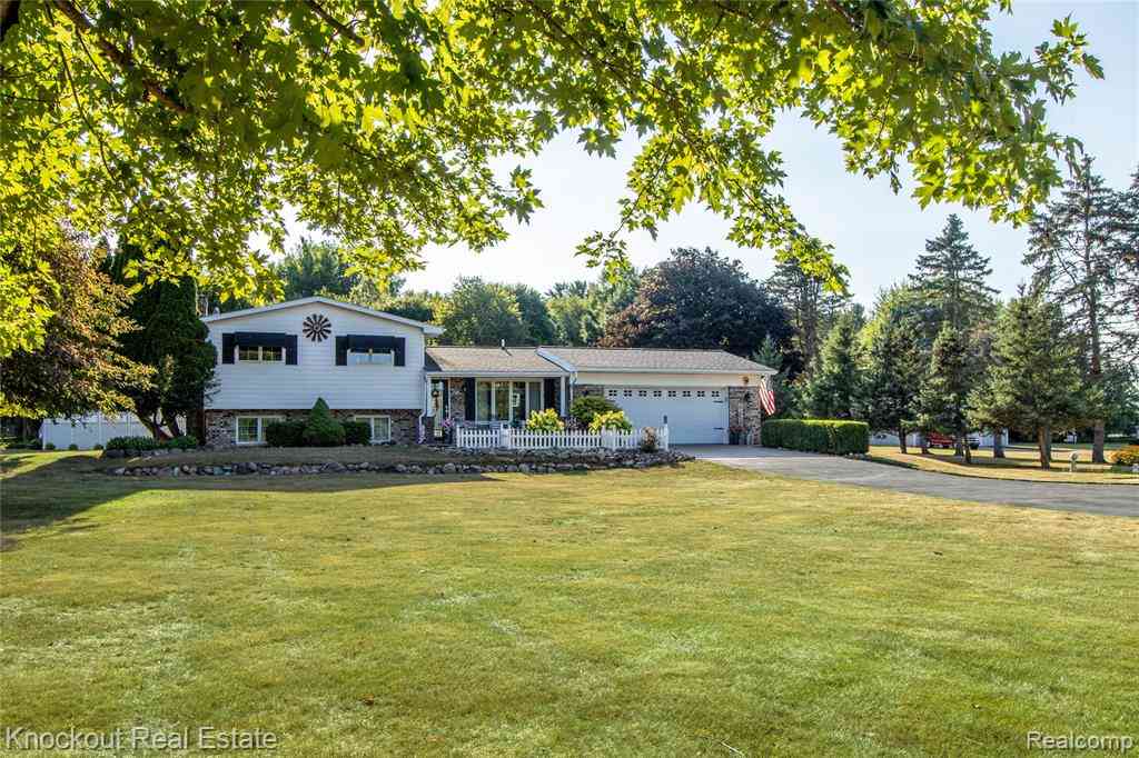 Homes For Sale - 14720 Lincoln Road <br/> Chesaning, MI 48616
