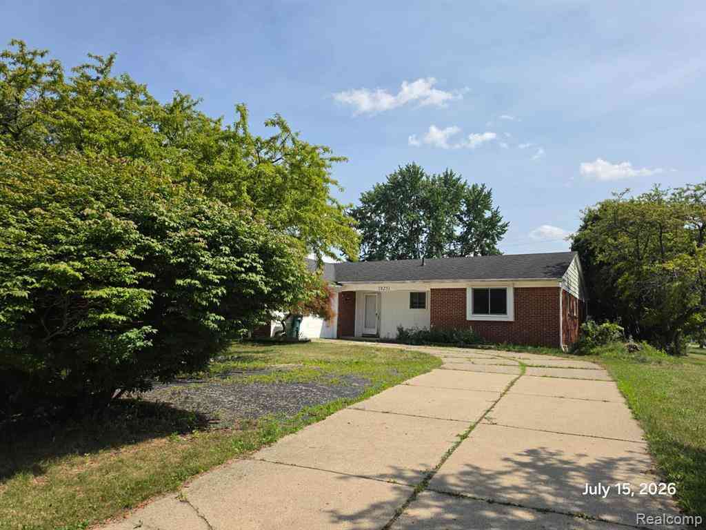 Homes For Sale - 18251 Santa Ann Avenue <br/> Oakland County, Lathrup Village, MI 48076