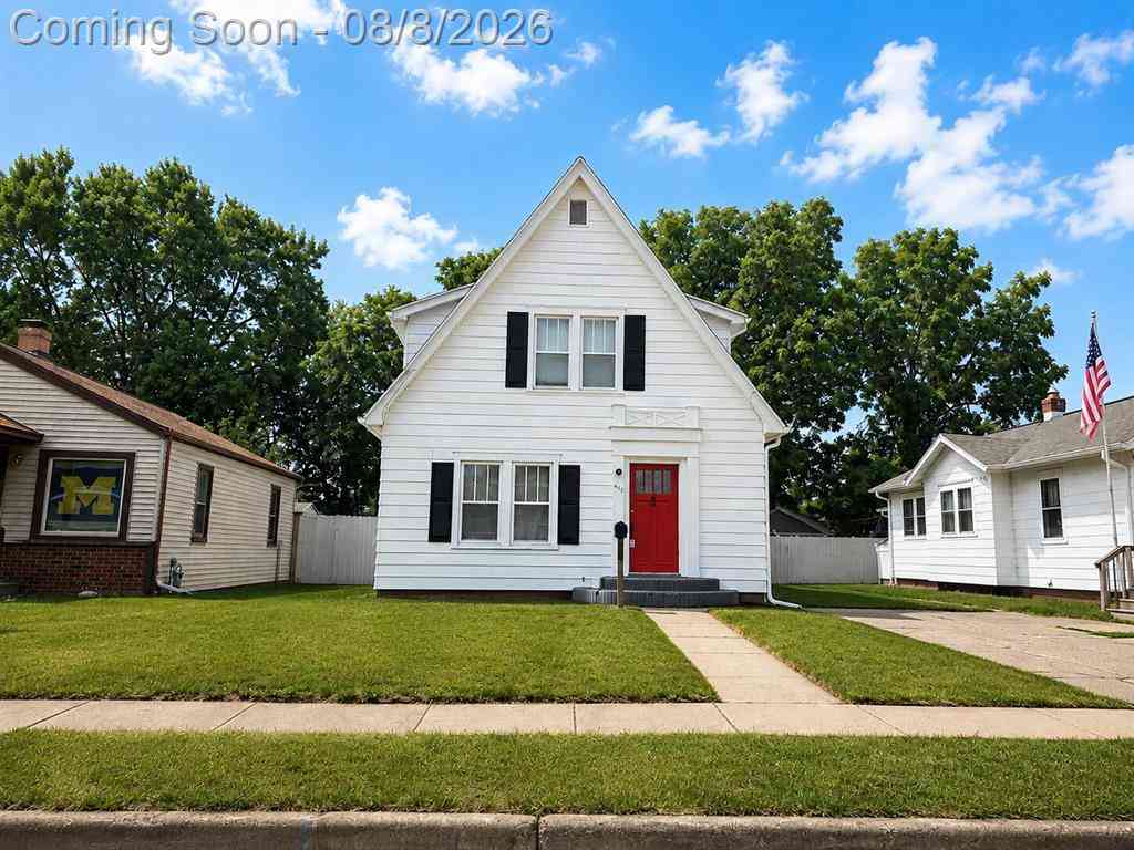 Homes For Sale - 415 Surby Avenue <br/> Battle Creek, MI 49015