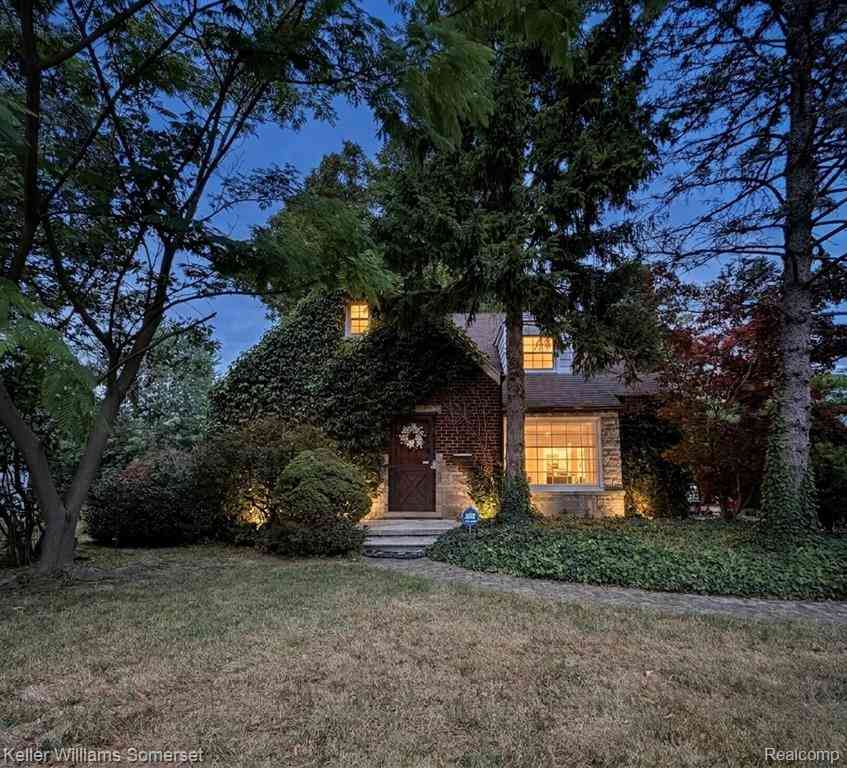 Homes For Sale - 20695 Huntington Avenue <br/> Harper Woods, MI 48225