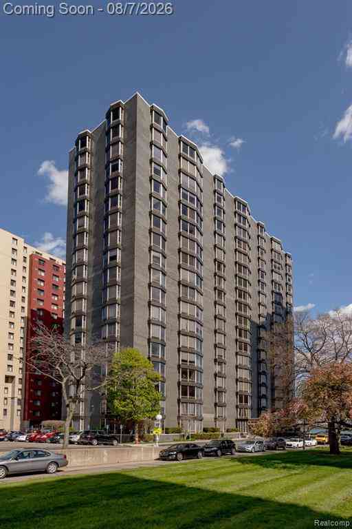 Condo For Sale - 8200 E Jefferson   #503<br/> Detroit, MI 48214