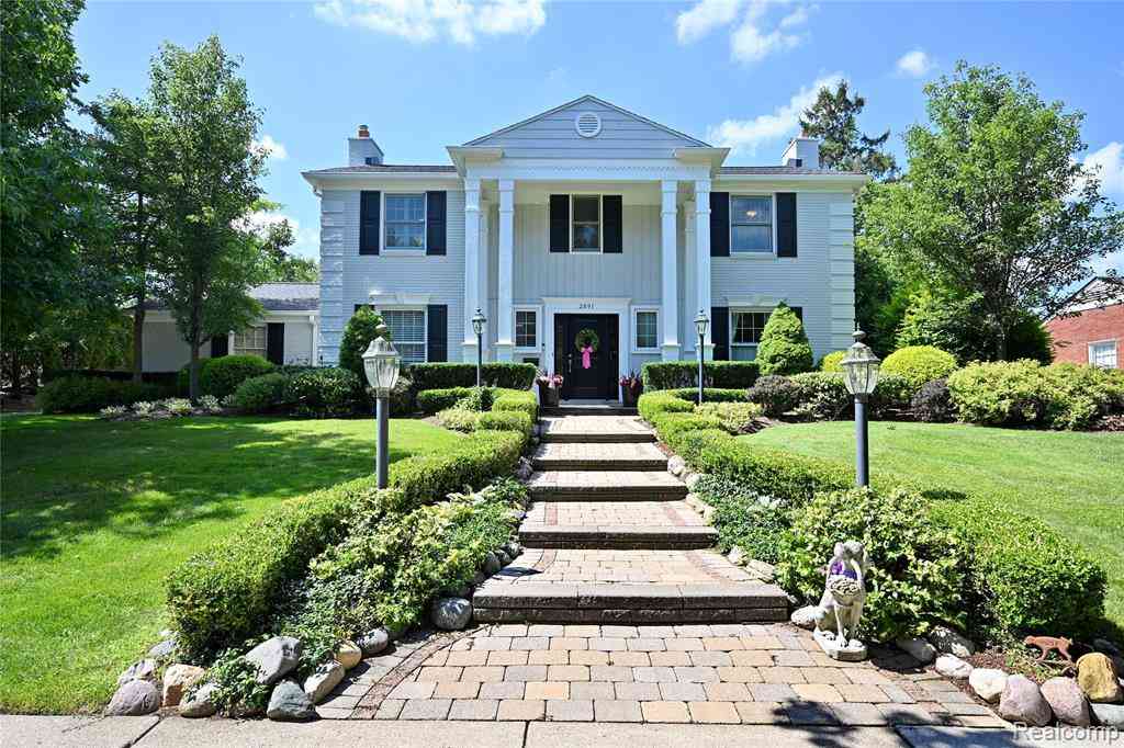 Homes For Sale - 2691 Bradway Boulevard <br/> Bloomfield Hills, MI 48301