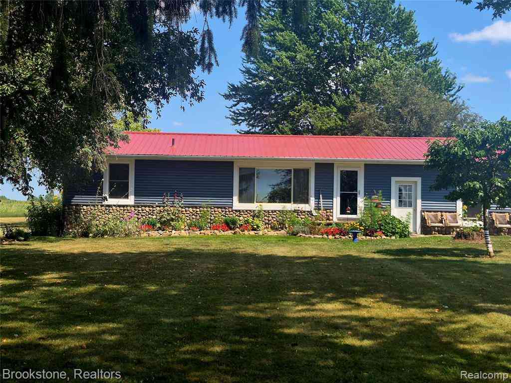 Homes For Sale - 8426 Lake Pleasant Road <br/> Clifford, MI 48727