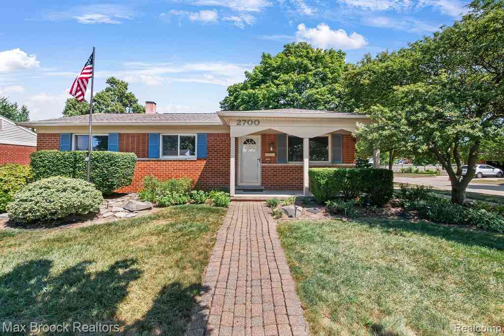 Homes For Sale - 2700 Sparta Drive <br/> Troy, MI 48083