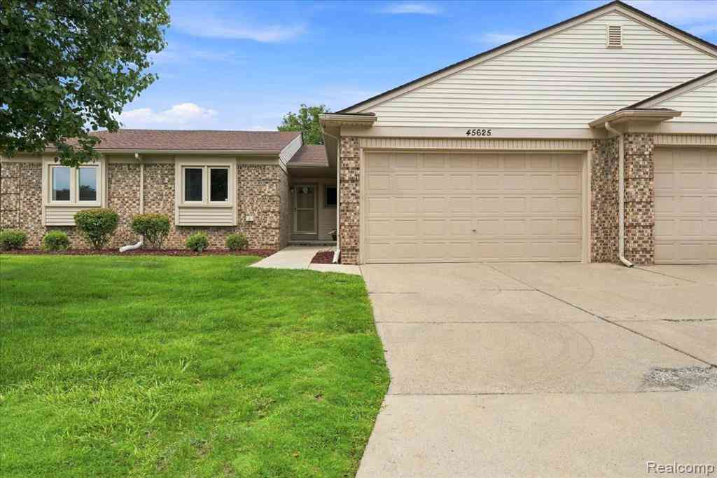 Condo For Sale - 45625 Elm Tree Lane <br/> Utica, MI 48315
