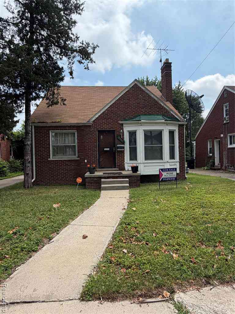 Homes For Sale - 18260 Strathmoor Street <br/> Detroit, MI 48235